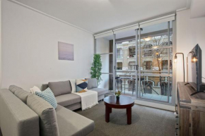 A Modern Studio for 6 Next to Darling Harbour, Sydney